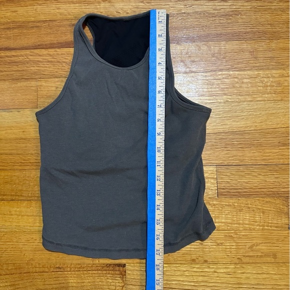 Vuori Pose Plyo Tank Women's Rib Tank unsure of size (a2 - Picture 3 of 9